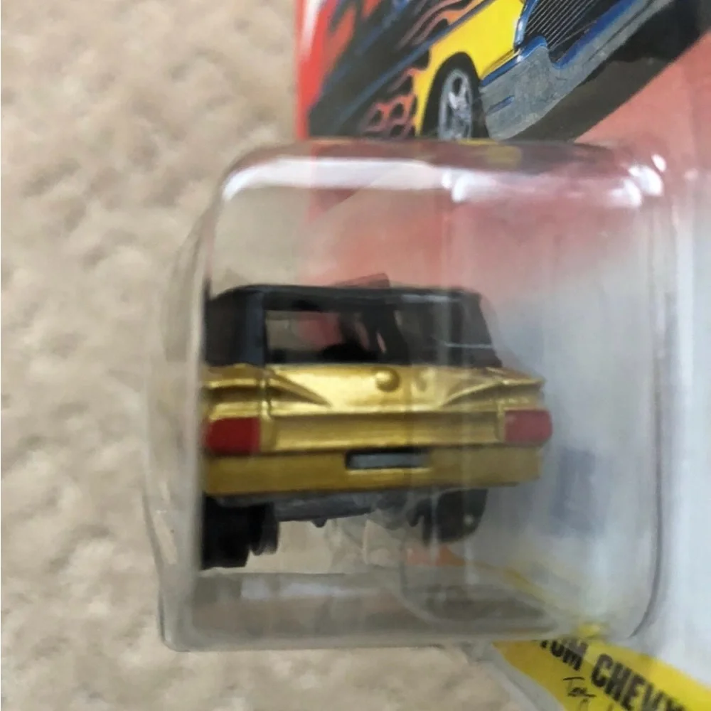 Johnny Lightning Thunder Wagons Custom Chevy Wagon Diecast 1/64 - Picture 4 of 5